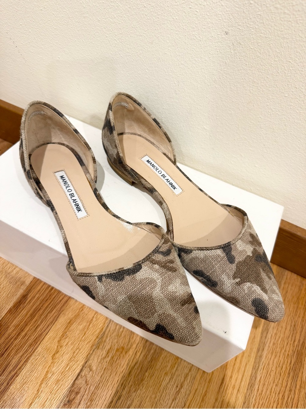 Manolo Blahnik Soussaba canvas d'Orsay Flats 38